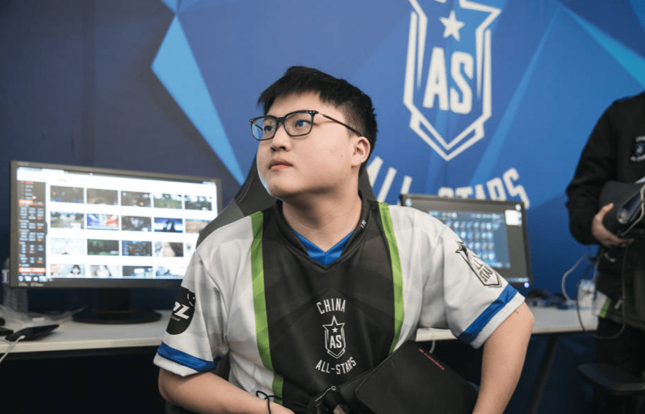 关于Uzi迎来五赛季出色发挥，G2观众热烈欢呼！的信息