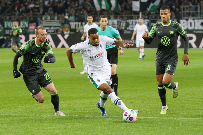 包含门兴格拉德巴赫训练开放日，今晨战术微调引欢呼，葡超在即，心理建设被强调的词条